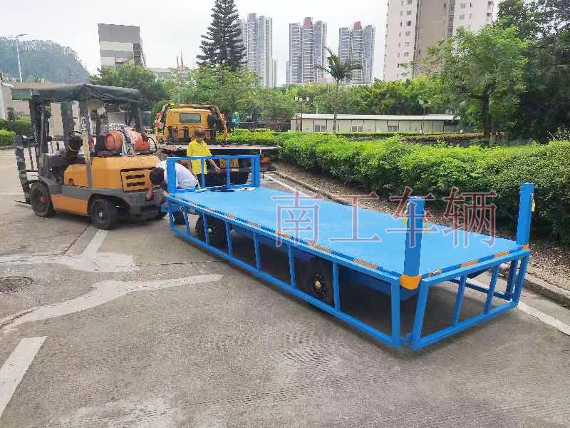 2吨下翻护栏牵引工业米兰网web版_米兰milan（中国） 全挂式工具底盘拖车