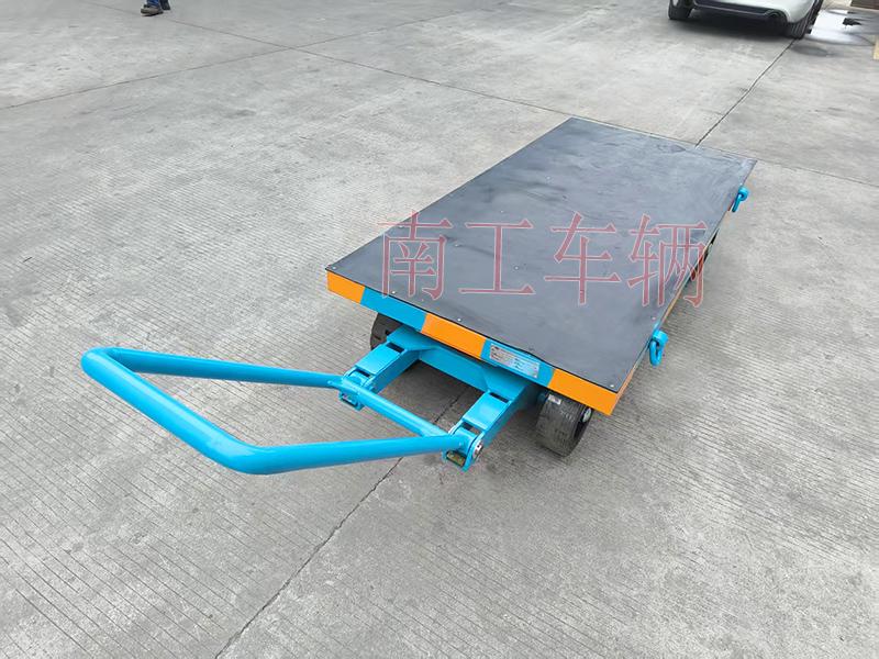3吨小型米兰网web版_米兰milan（中国） 带橡胶垫工具车