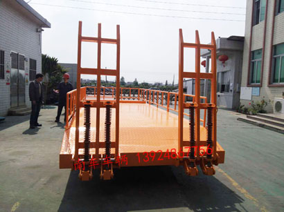 5吨带登车桥护栏型米兰网web版_米兰milan（中国）5i.jpg