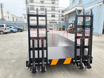 6吨带爬梯移动米兰网web版_米兰milan（中国）3I.jpg