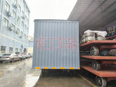 10吨箱式米兰网web版_米兰milan（中国）两侧带卷帘门4I.jpg
