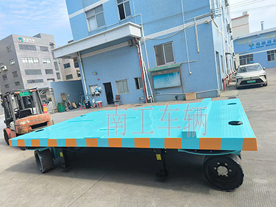 18吨重型米兰网web版_米兰milan（中国） 四个转盘工具拖车3I.jpg